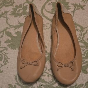 Old Navy Tan Ballet Flats